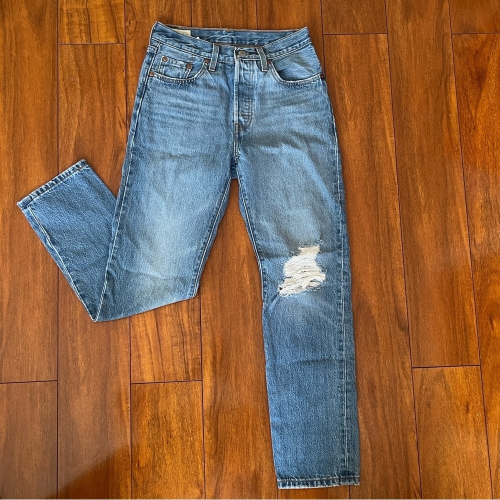 Levi’s 501 Blue Jeans with Distressed Detail Size 24